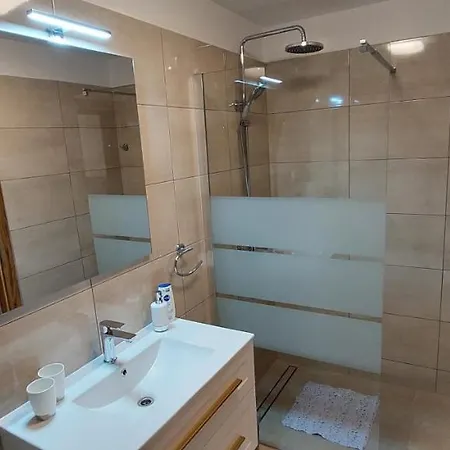 Cecilija * Supetarska Draga